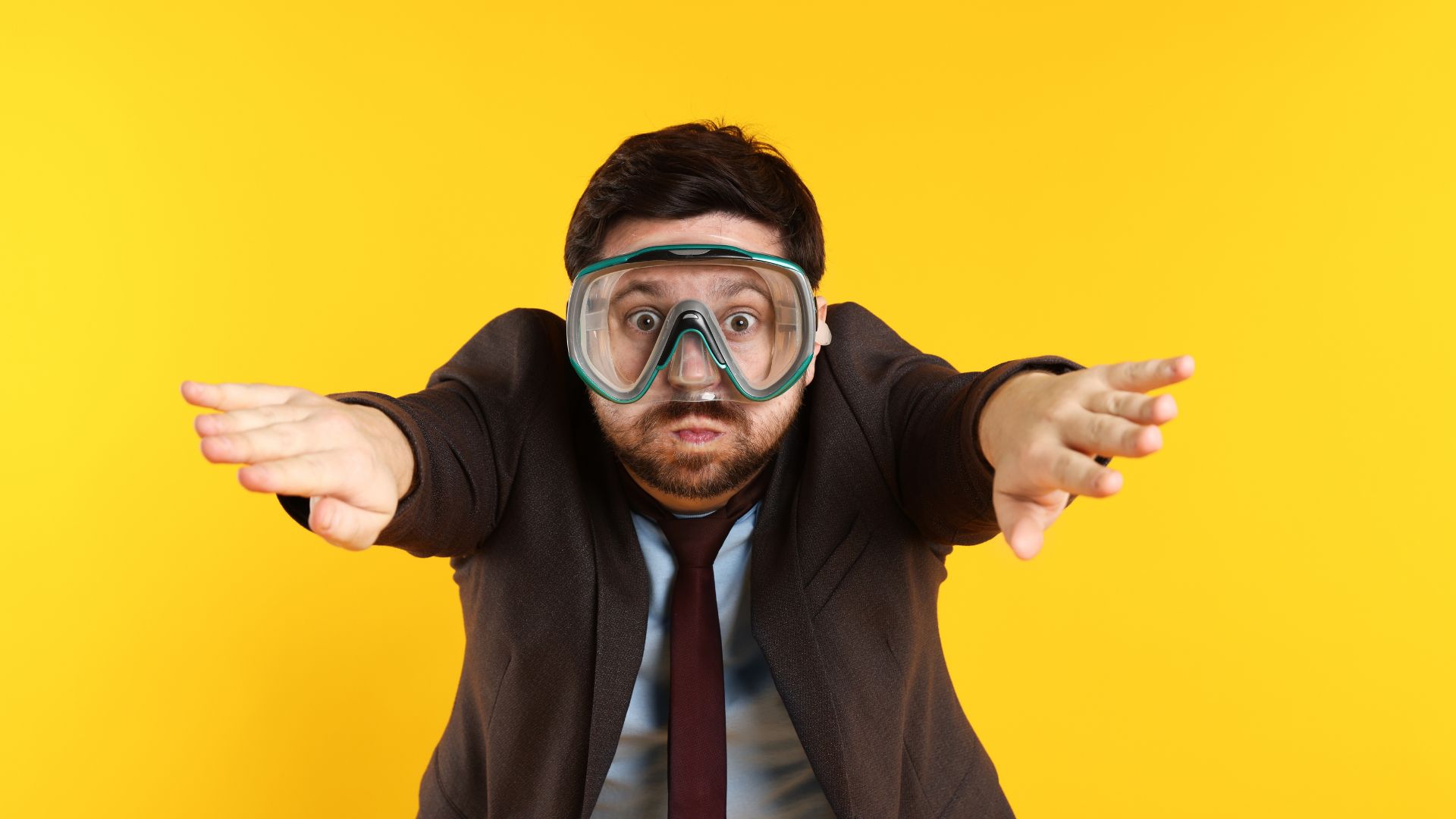 El bienestar laboral se gana quitando lo que quema, no añadiendo extras